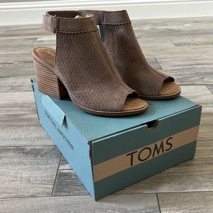 TOMS sandals